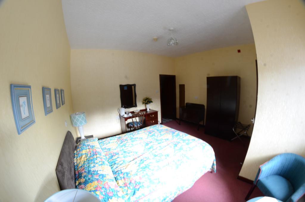 Achilty Guest House Contin 部屋 写真